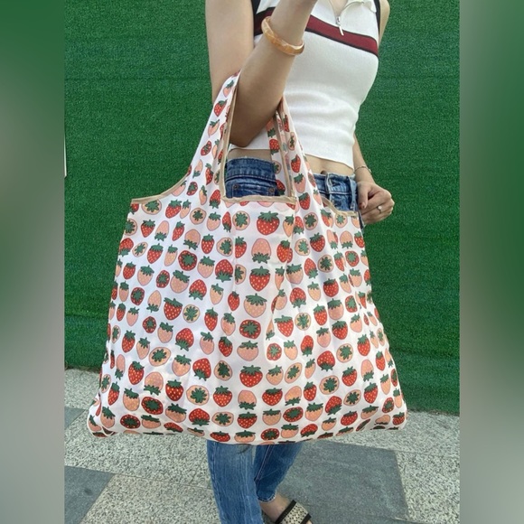 Strawberry Print Shopping Bag reusable - Picture 6 of 8